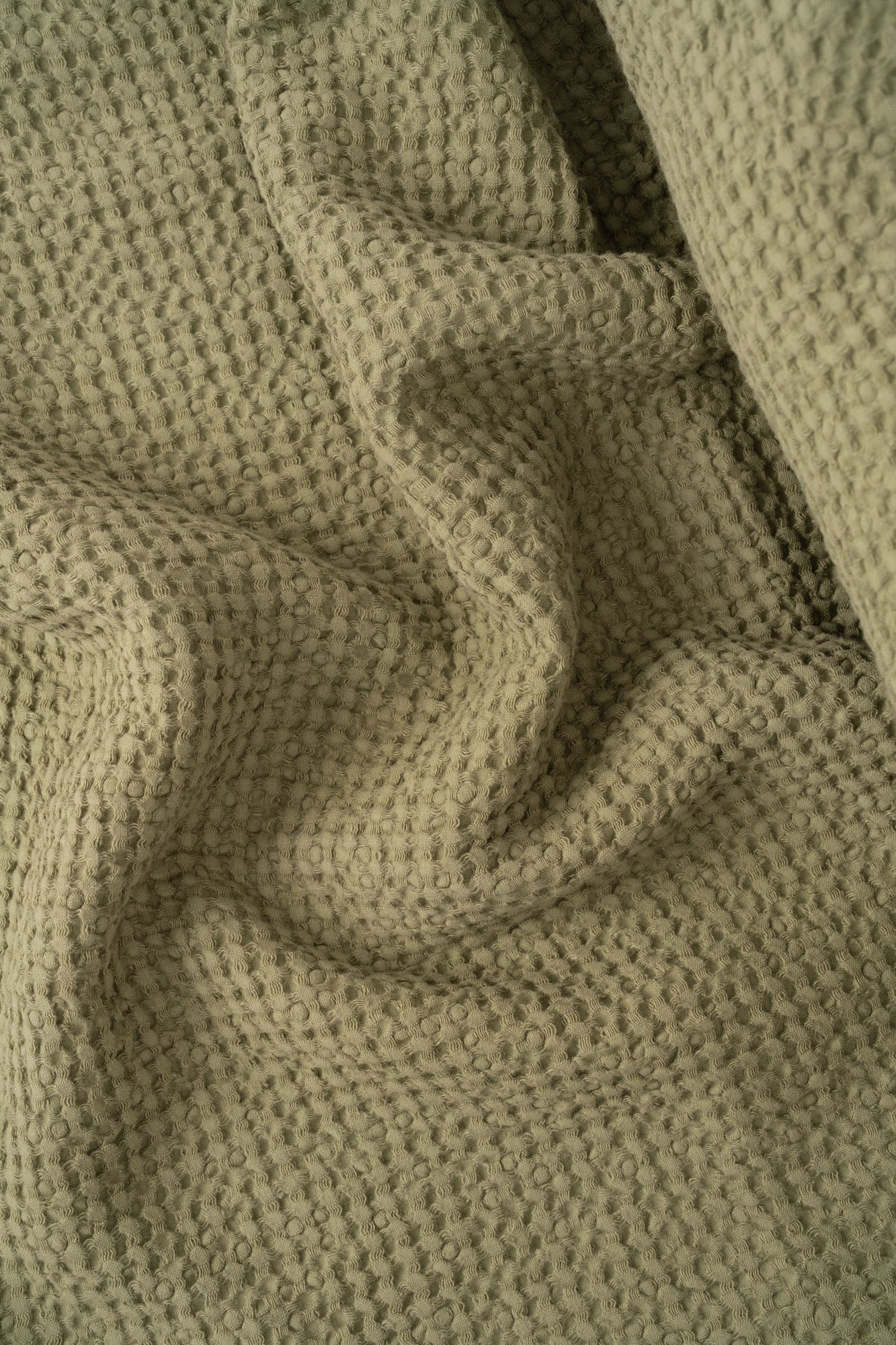 AmourLinen Linen waffle blanket Linen waffle blanket in Moss Green Linen waffle blanket in Moss Green